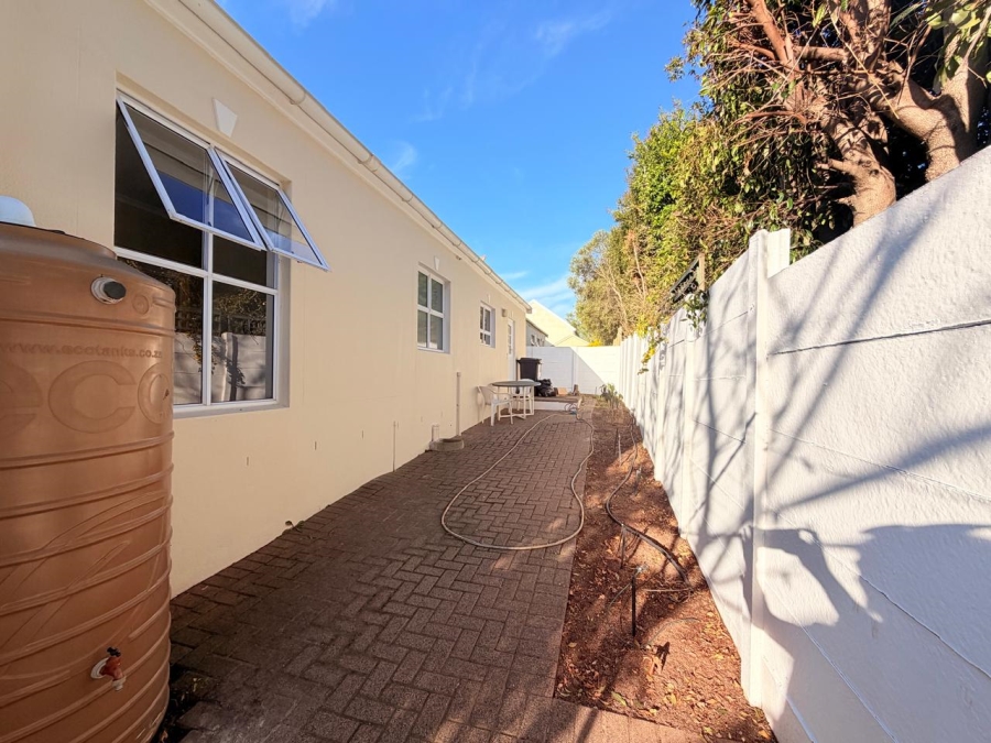To Let 3 Bedroom Property for Rent in Pinehurst Western Cape